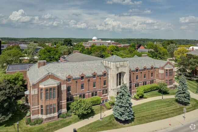 Eastern Michigan University is located within walking distance of Normal Park.