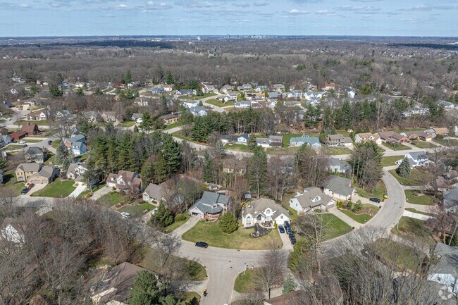 Chateau Hills is just minutes away from downtown Grand Rapids.