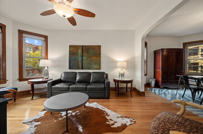 1419-1 W Argyle St unit 1, Chicago, IL 60640 - photo 3