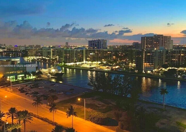 The Residences On Hollywood Beach unit 741, Hollywood, FL 33019 - photo 6