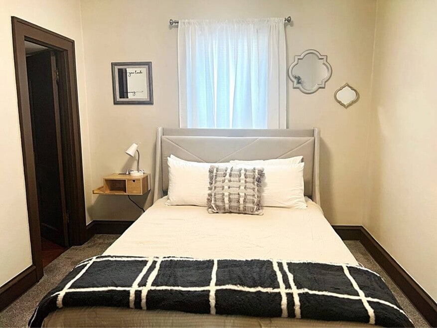 817 Bell Ave unit CDB Upper, Sheboygan, WI 53083 - photo 1