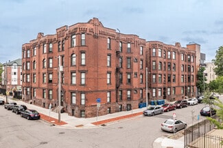 1506 Laurel Ave W, Minneapolis, MN 55403