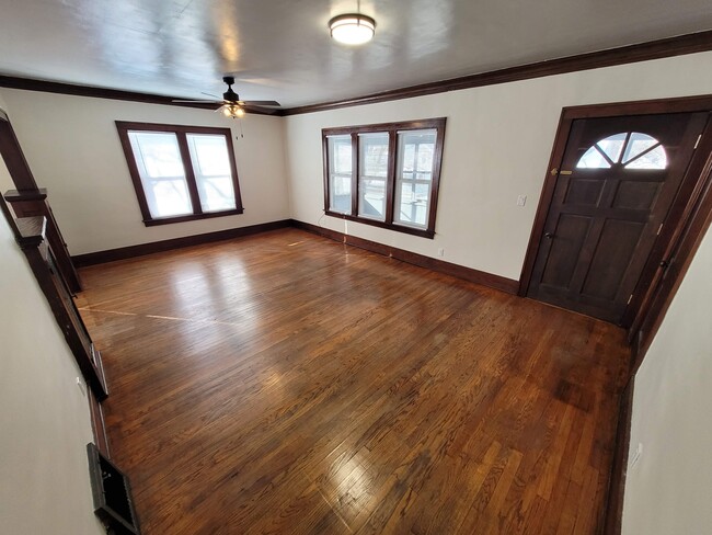 1319 Prairie Ave unit 1319 1/2, Beloit, WI 53511 - photo 3