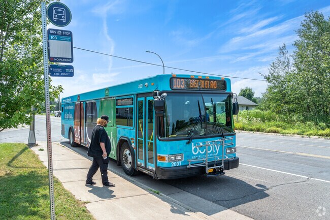 Gary New Duluth has several bus stops making it convenient for residents to commute to downtown.