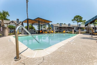 8255 Sunbury Ln, Houston, TX 77095