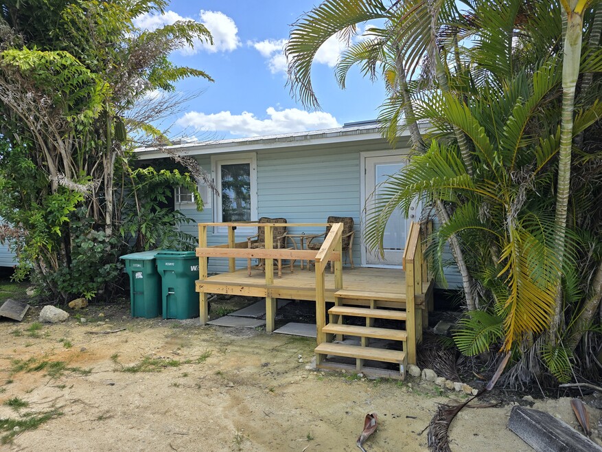 110 Freesia St unit Redfish Room Unit 6, Everglades City, FL 34139 - photo 1