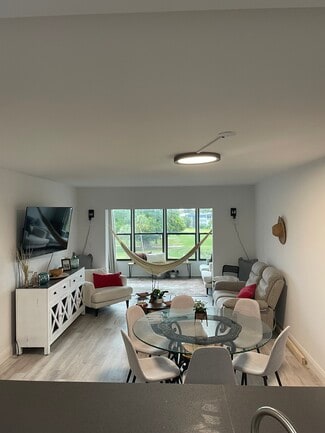 1020 Country Club Dr Unit 406, Margate, FL 33063