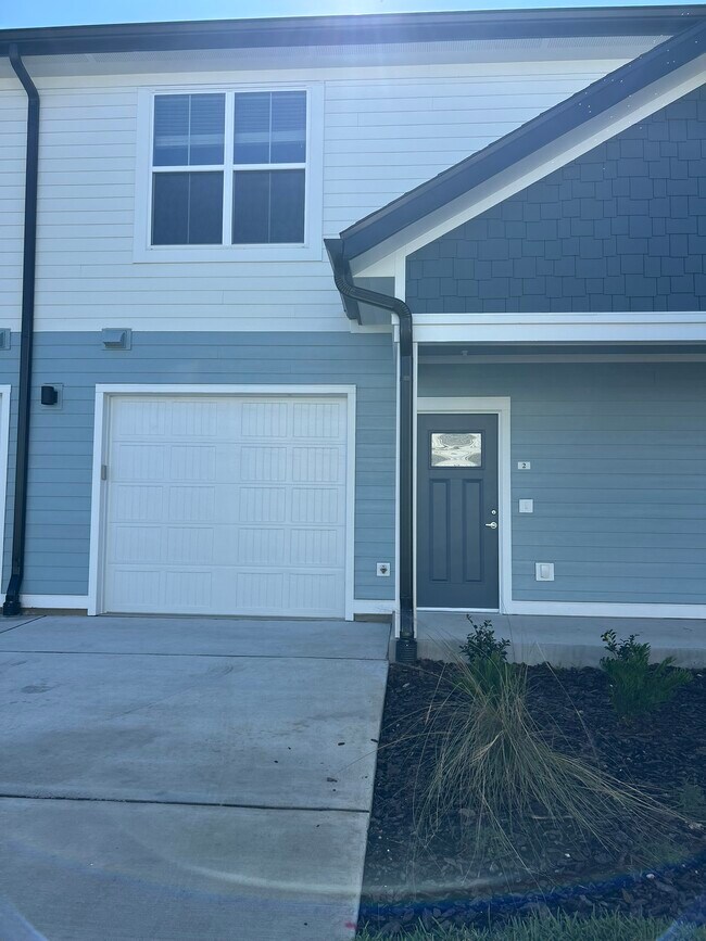 Lake Tavares Townhomes, Tavares, FL 32778 - photo 2