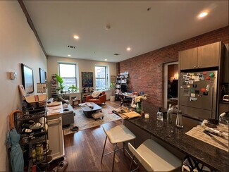460 Harrison Ave Unit 215, Boston, MA 02118