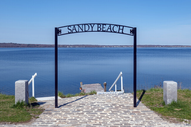 The Sandy Beach neighborhood is anchored by the shoreline of theTaunton River and the Mount Hope Bay.