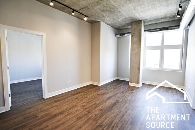3833 N Broadway St unit 310, Chicago, IL 60613 - photo 5