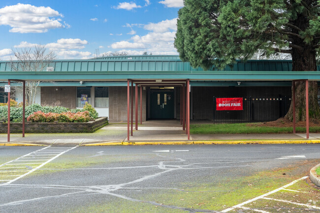 Awbrey Park Elementrary School has a student to teacher ratio of 18-1 in Eugene, Oregon.