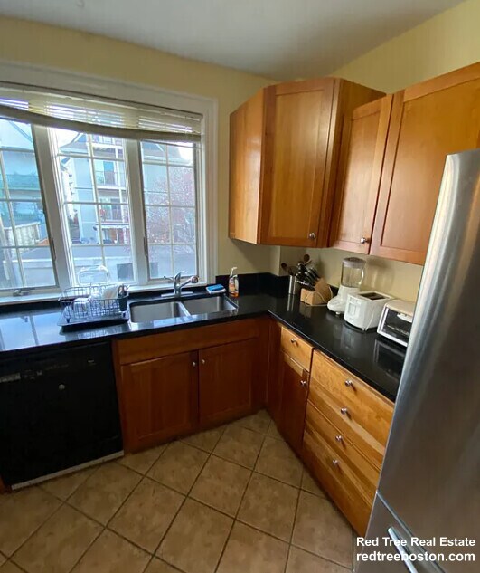 27R Albion St, Somerville, MA 02143 - photo 7