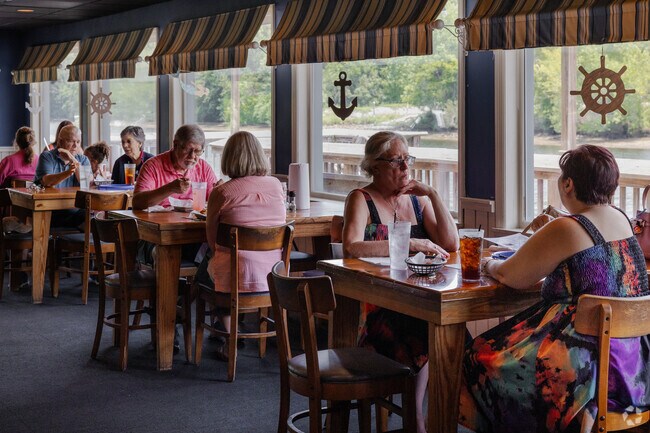 Gilligan's Seafood Restaurant is a popular restaurant Cordesville families go for delicious food