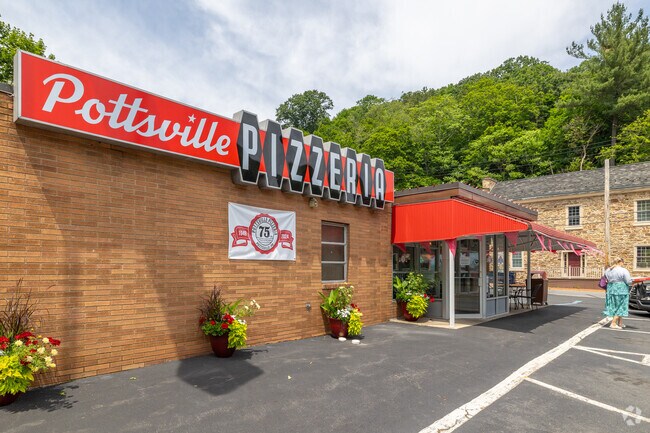 Pottsville Pizzeria has been serving the Forest Hills neighborhood since 1949.