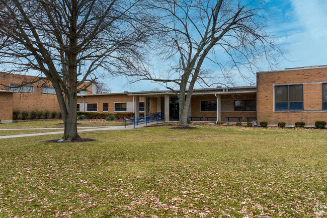 Oakview Elementary School, Rankings & Reviews - Homes.com