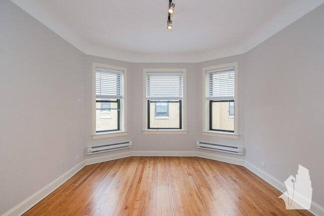 2328 N Rockwell St unit GDN, Chicago, IL 60647 - photo 4