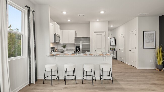 5977 Skylar Dr SW, South Fulton, GA 30331 - photo 7