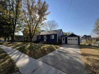 828 4th St, Nevada, IA 50201