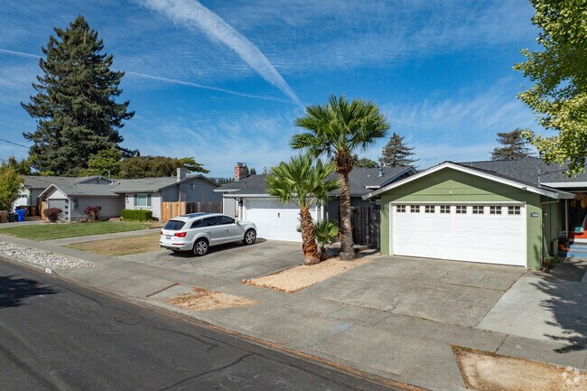 Mid-century modern homes are plentiful in Beard.