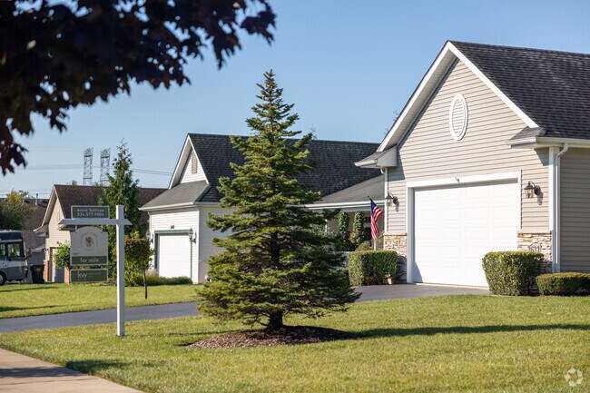 A row of traditional ranch style homes in the neighborhood of Shore Acres.
