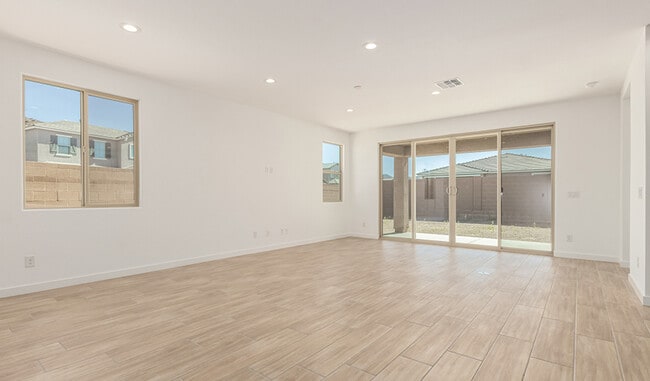 4961 W Chuck Box Rd, Phoenix, AZ 85339 - photo 2