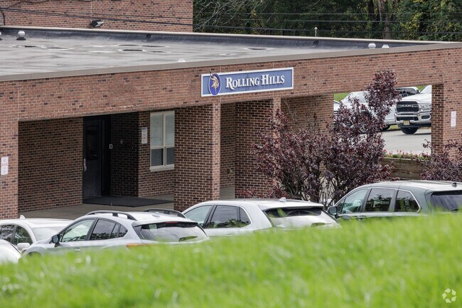 Rolling Hills Elementary School in Vernon, NJ has a student-teacher ratio of 12 to 1.