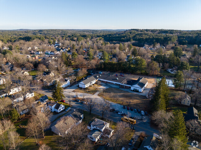 Clarke Elementary School in Amherst, NH serves grades K-4.