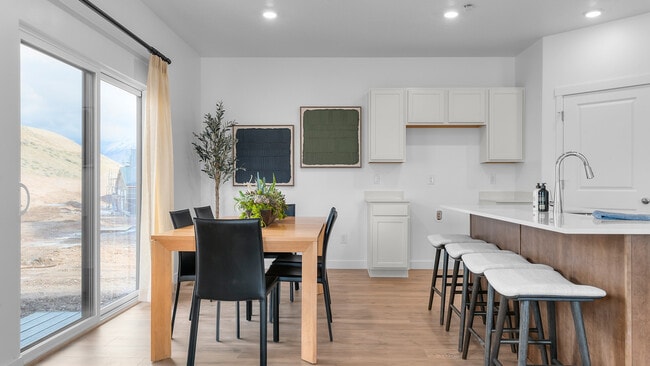 269 E Levengrove Dr, Lehi, UT 84048 - photo 7