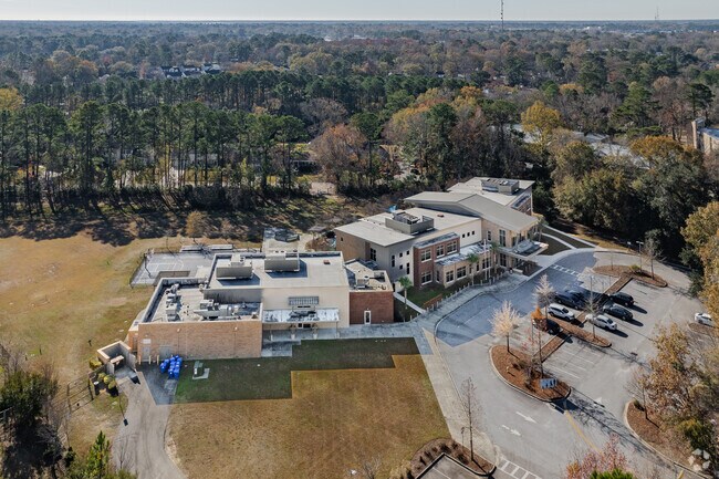 Addlestone Hebrew Academy is a quick commute in West Ashley.