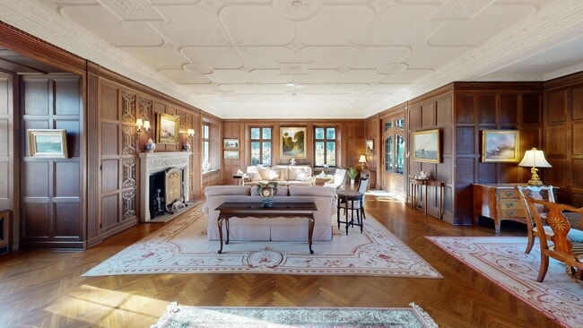 257 Ridge Rd, Grosse Pointe Farms, MI 48236 - photo 2