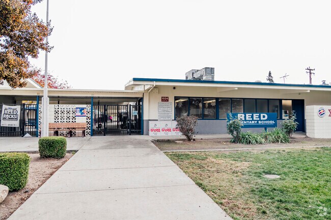 The main entrance of the Reed Elementary School.