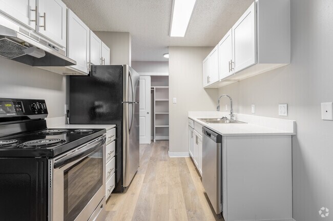 2121 Multnomah, Portland, OR 97219 - photo 2