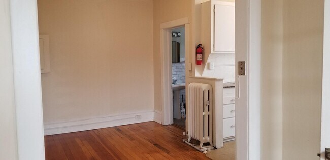 210 S Michigan Ave unit B, Big Rapids, MI 49307 - photo 5