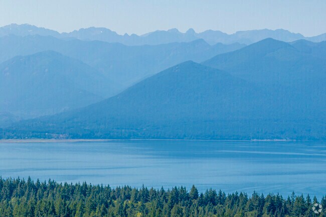 Chico is well known for it's more mountainous feel but with amazing water views in some spots.