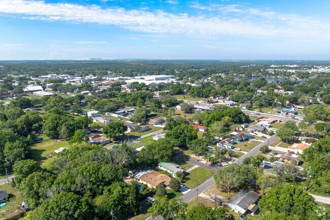 Mulberry is a semi-rural community located in central Florida just south of Lakeland.