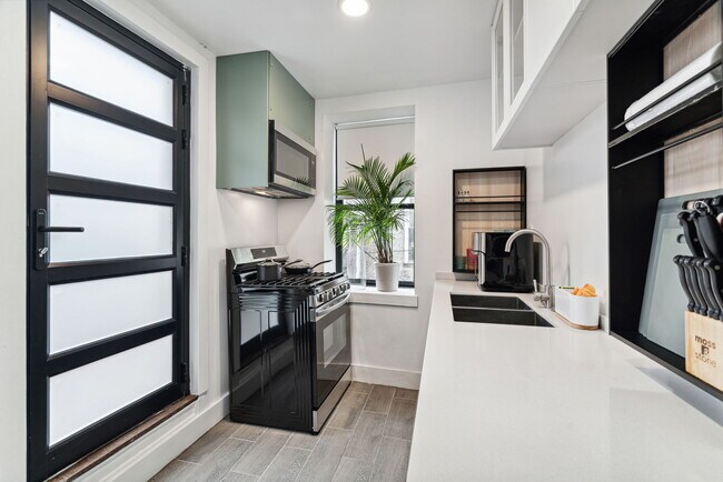 411 E Girard Ave unit 1, Philadelphia, PA 19125 - photo 5