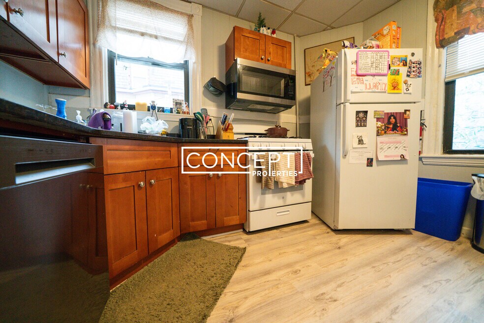 826 Huntington Ave unit 2, Boston, MA 02115 - photo 1