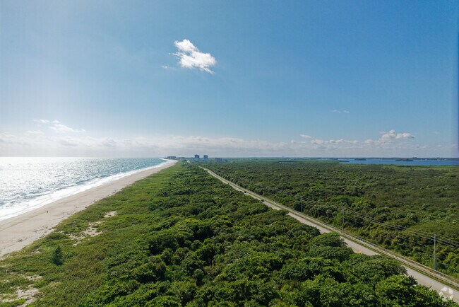 Avalon Park has more than a mile of undeveloped beachfront near Florida Ridge.