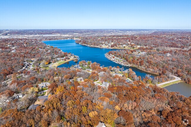 Lake Quivira resident members & off-lake members engage in a year full of recreational activity.