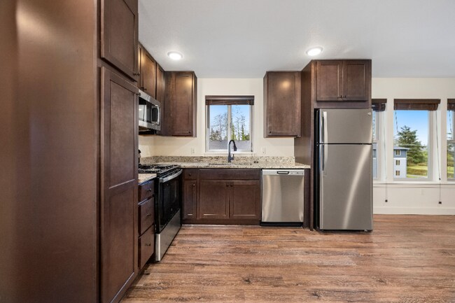 1335 SE Jetty Ave unit A-12, Warrenton, OR 97146 - photo 2