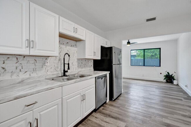 1810 NW 9th St unit 1, Fort Lauderdale, FL 33311 - photo 6