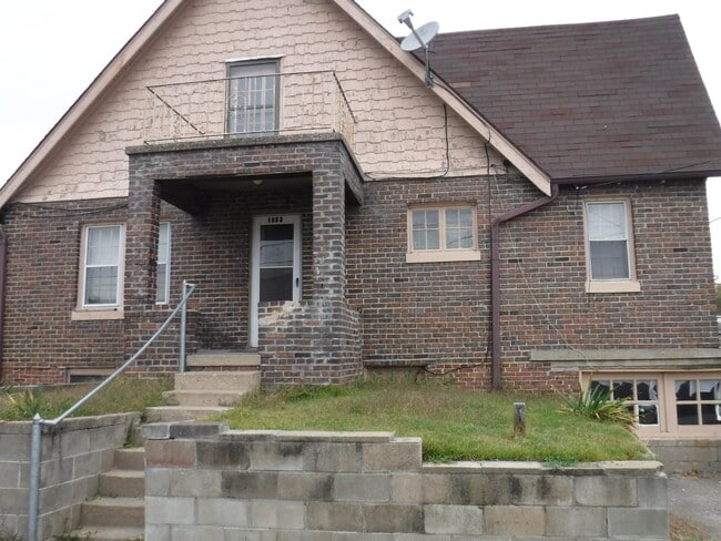 1208 s. Belt Hwy.
