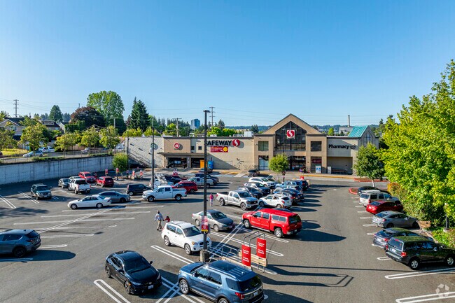 Downtown Bremerton Safeway and Pharmacy offers a convenient location for shopping for Gorst.