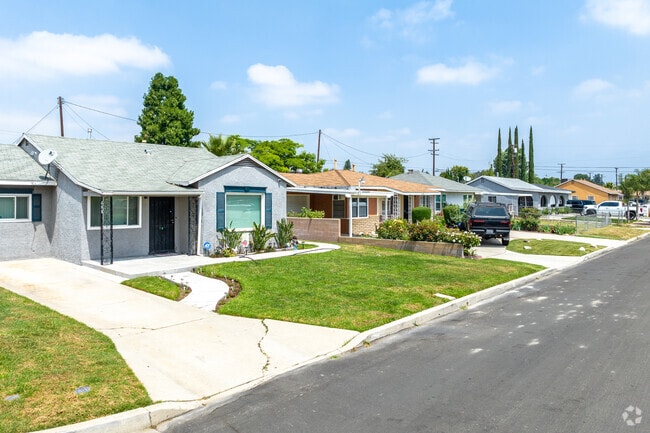 A charming row of single-family homes adds to the beauty of Carvedale.