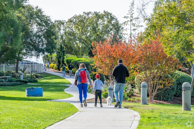 Families can enjoy a nice walk on the pathways of San Miguel Park, located right next to the Broadmoor Sea View neighborhood.