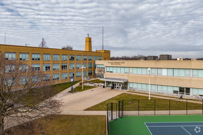 Students returning to class at Taft High School.