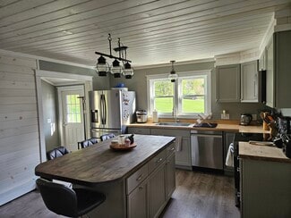 313 W River Rd Unit Rear (apartment  2), Augusta, ME 04330