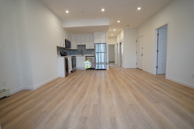 521 Massachusetts Ave unit 5, Boston, MA 02118 - photo 4