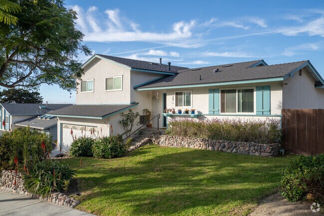 You will find ranch style homes with two stories throughout Lake.